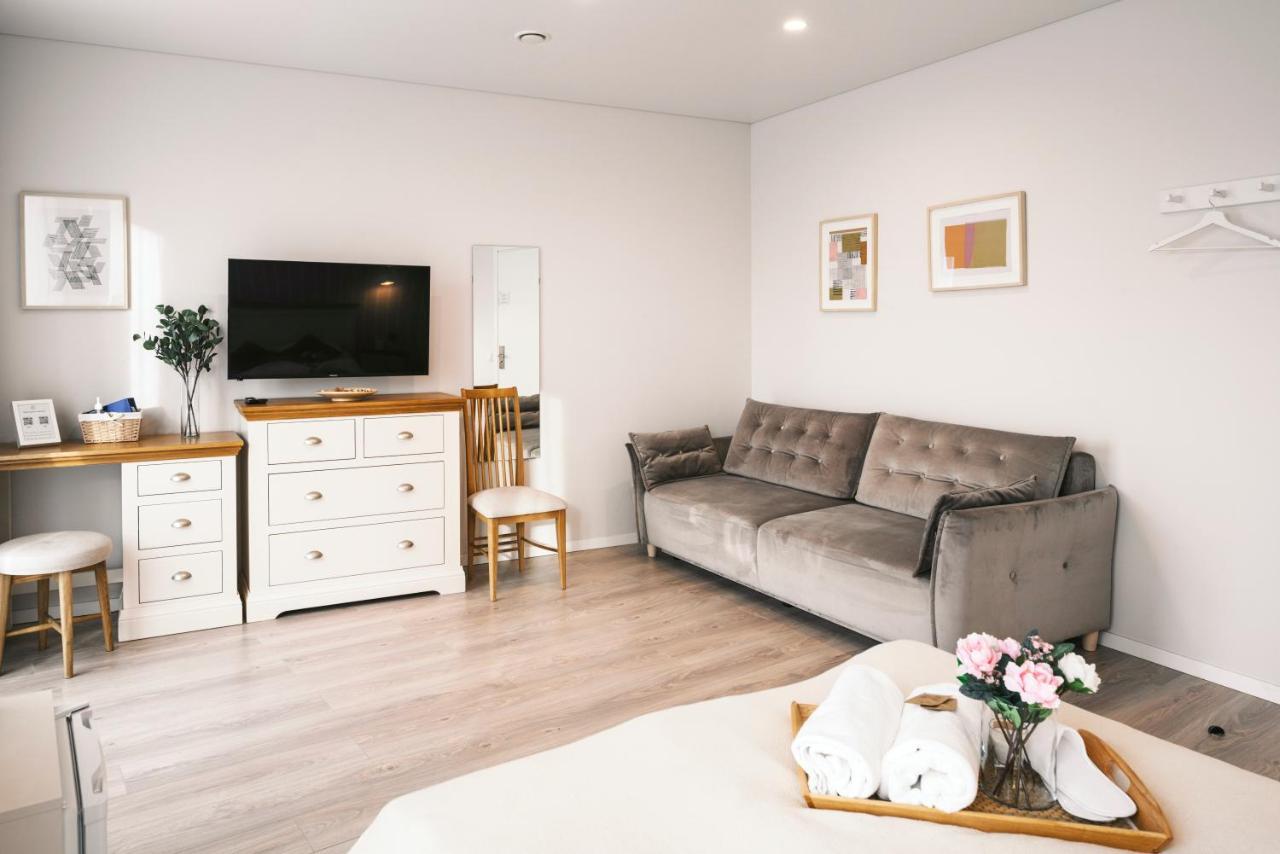 J14A I Rooms & Apartments Automated Self Check-In 维尔纽斯 外观 照片